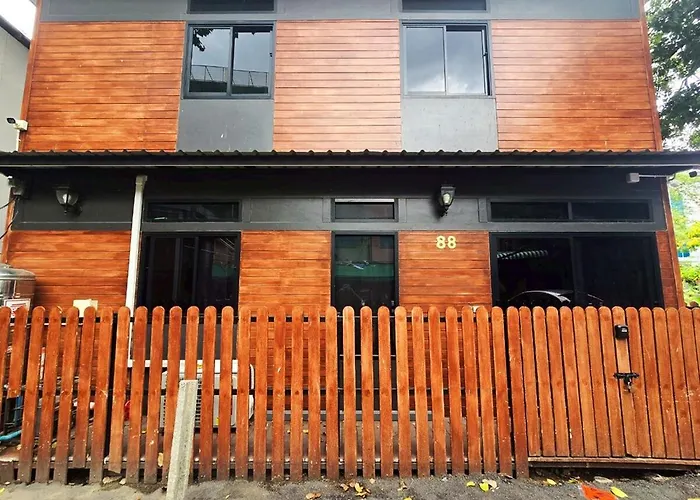Casa de férias Cozy Canal House 1 Min To Mrt & Street Foods